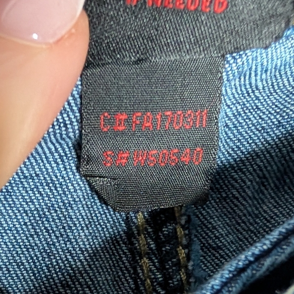 Earl Jeans Blue Floral Embroidered Cropped Jeans - Picture 5 of 7